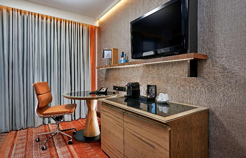 Номер Deluxe, Hilton London Tower Bridge