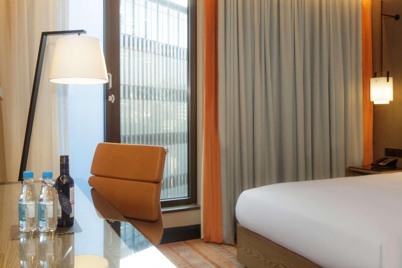 Номер Deluxe, Hilton London Tower Bridge