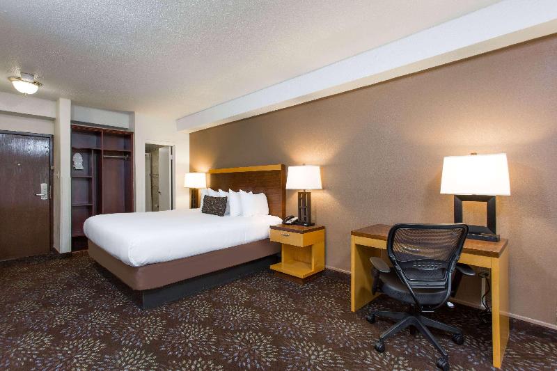 חדר סטנדרט עם מיטת קינג, Hilton London Tower Bridge