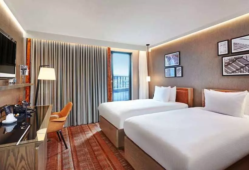 اتاق لوکس, Hilton London Tower Bridge