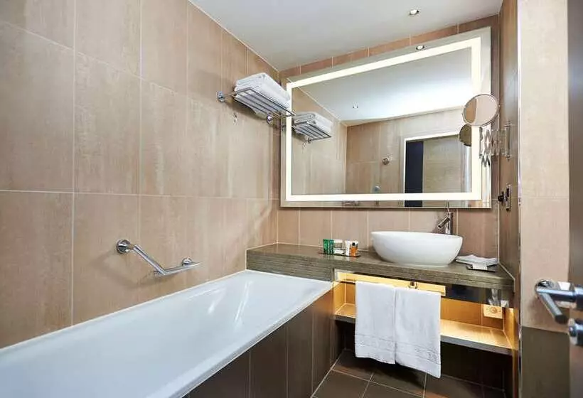 اتاق لوکس, Hilton London Tower Bridge