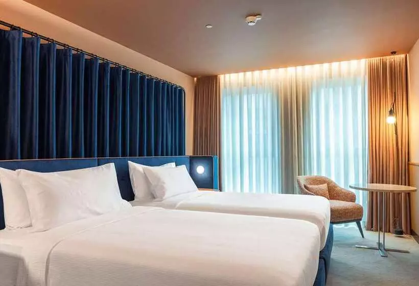اتاق لوکس, Hilton London Tower Bridge