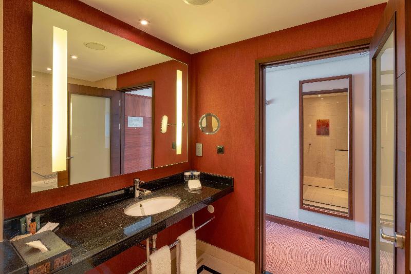 غرفة ديلوكس سرير كينج, Hilton Warsaw City