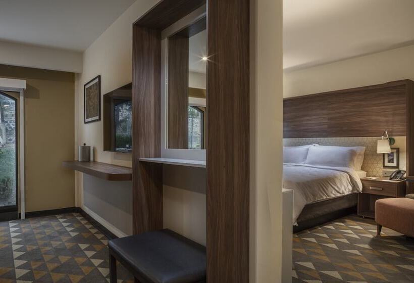 جناح, Holiday Inn Tlaxcala, An Ihg