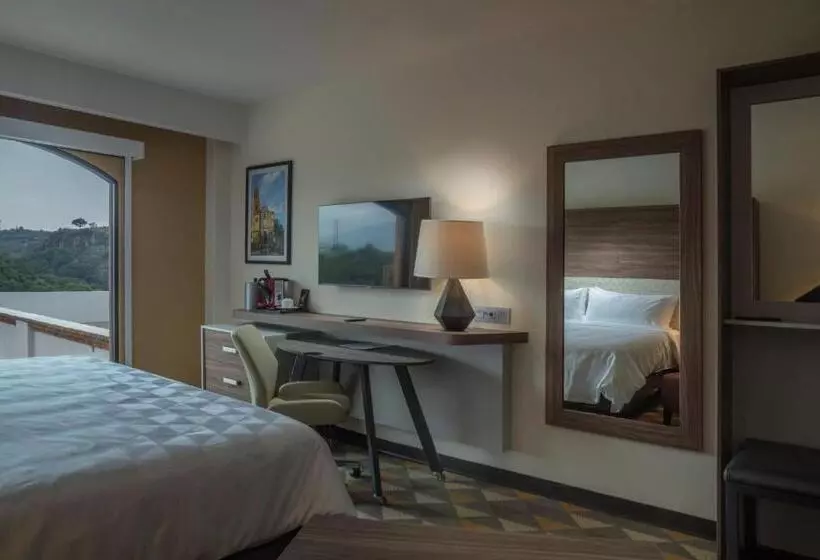 キングサイズベッドのスタンダードルーム, Holiday Inn Tlaxcala, An Ihg