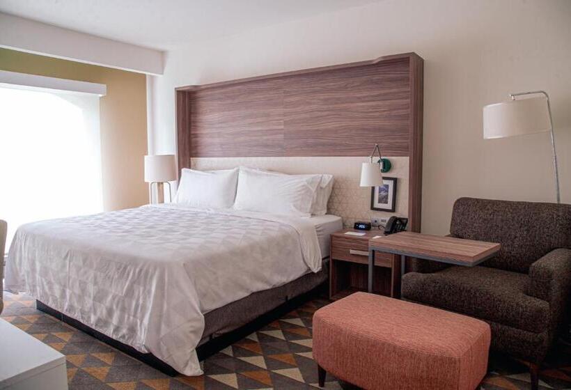 キングサイズベッドのスイートルーム, Holiday Inn Tlaxcala, An Ihg