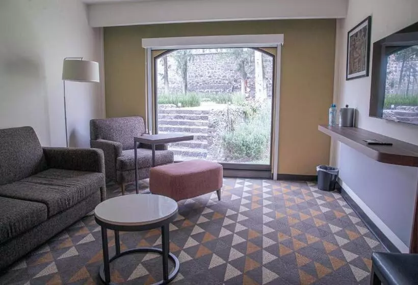 キングサイズベッドのスイートルーム, Holiday Inn Tlaxcala, An Ihg