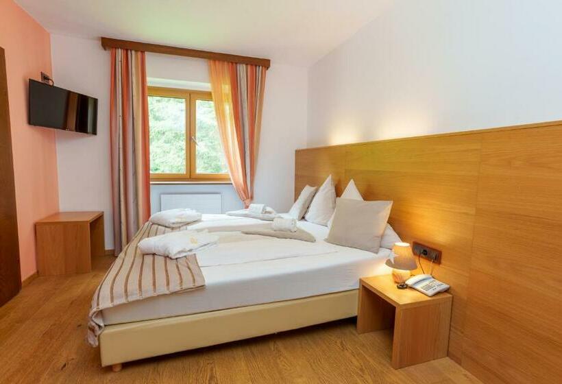 اتاق اکونومی, Künstleralm