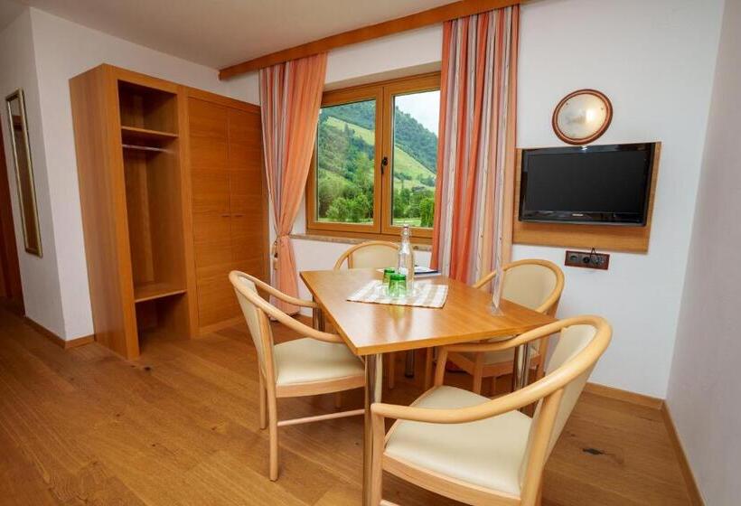 اتاق استاندارد سه نفره, Künstleralm