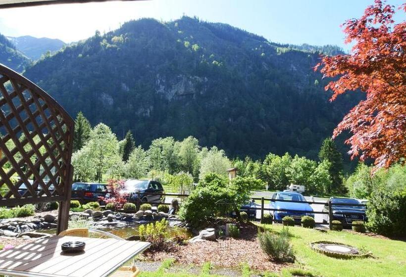 اتاق استاندارد سه تخته با بالکن, Künstleralm