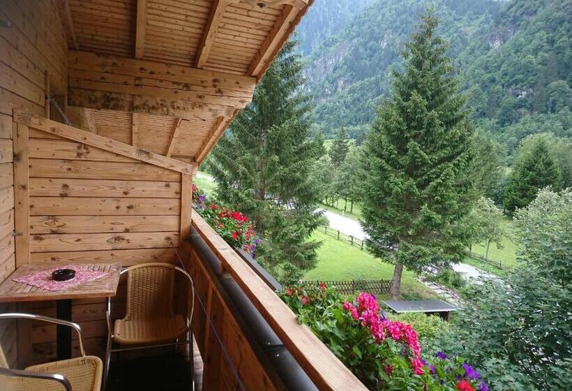 اتاق خانوادگی, Künstleralm