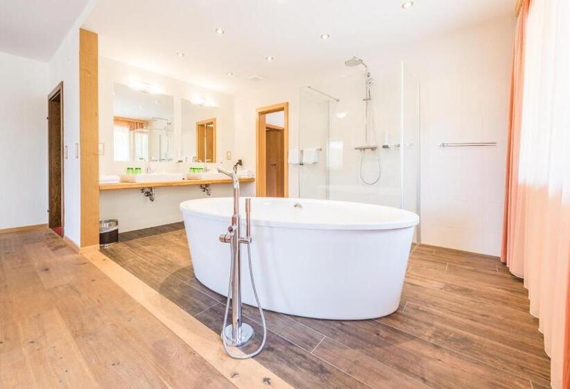 سوئیت با بالکن, Künstleralm