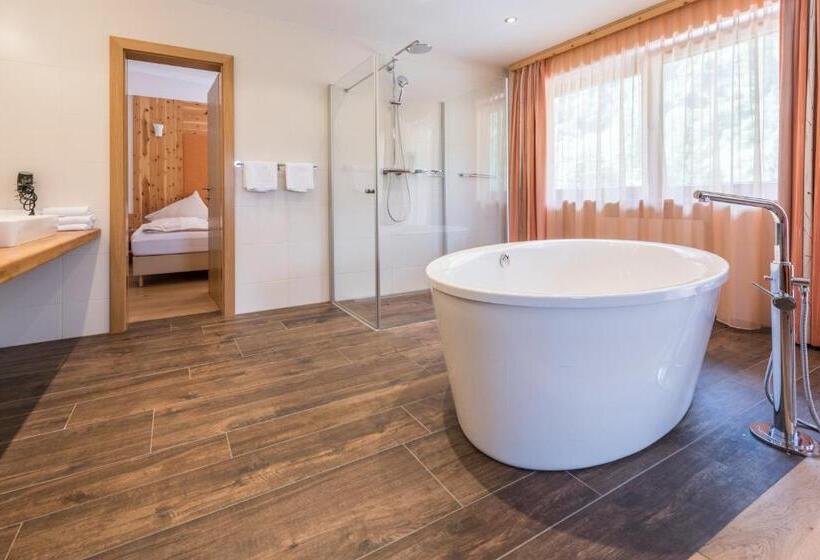 سوئیت با بالکن, Künstleralm