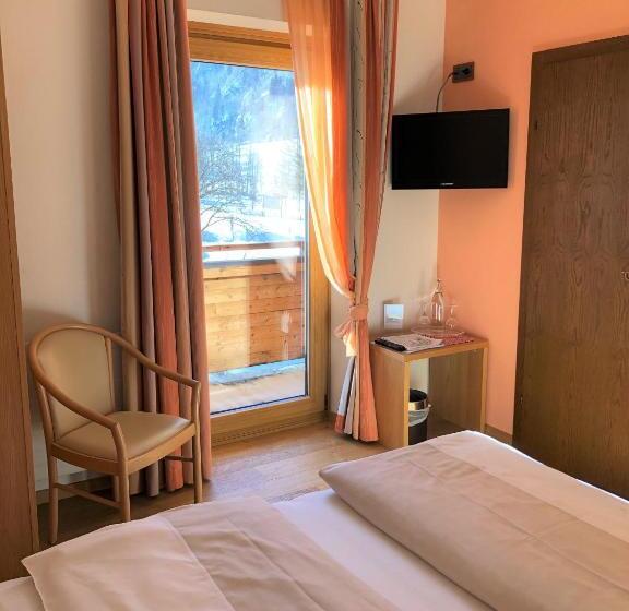 اتاق استاندارد یک تخته با بالکن, Künstleralm