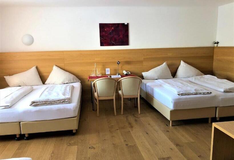 اتاق خانوادگی, Künstleralm