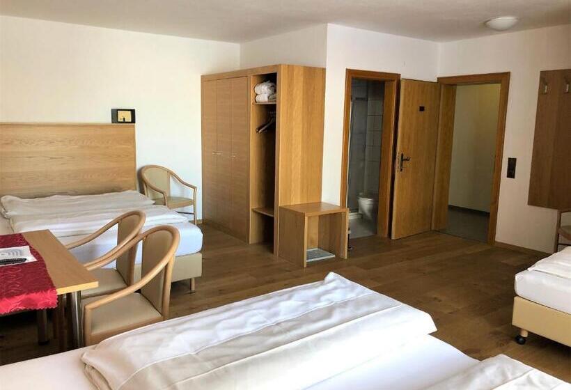 اتاق خانوادگی, Künstleralm