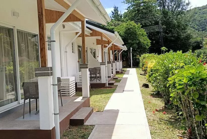 اتاق لوکس, Le Relax Beach Resort