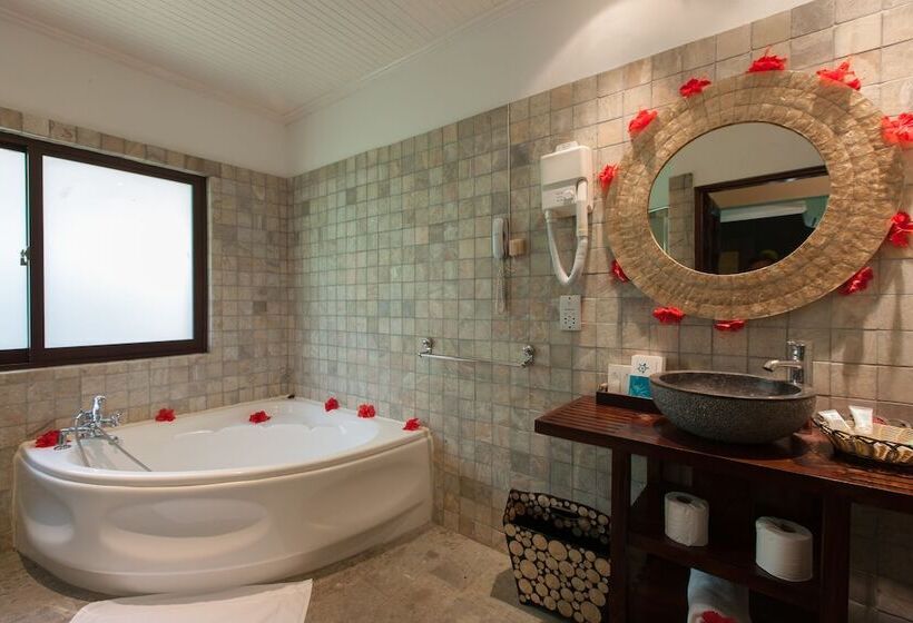 اتاق لوکس, Le Relax Beach Resort