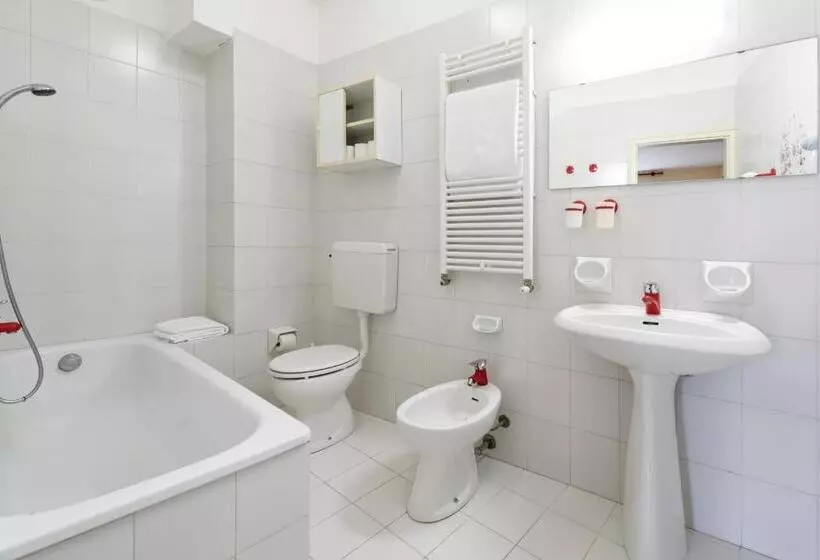 Standard Neljän Hengen Huone, Palme & Suite