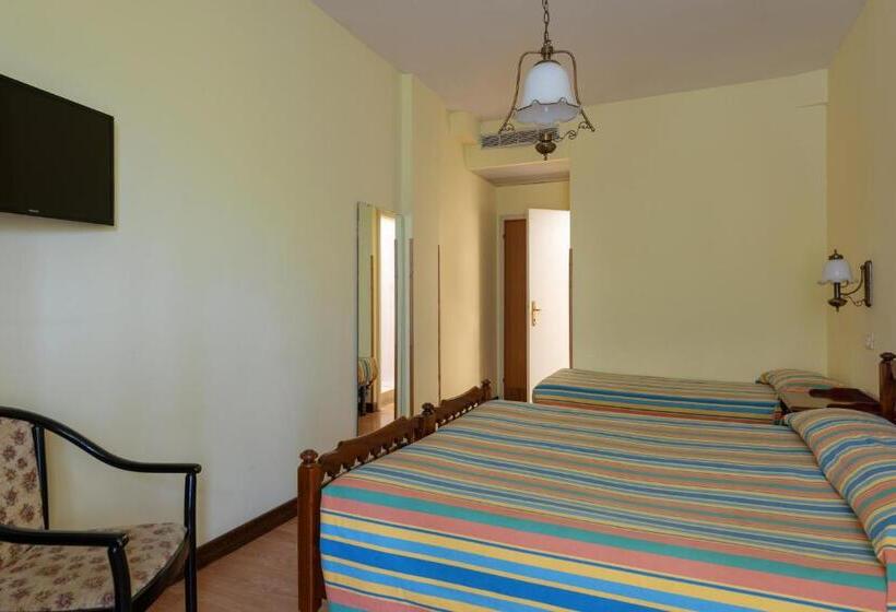 Номер Стандарт Трехместный, Palme & Suite