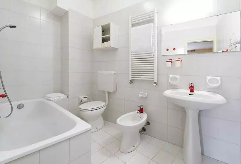 Standard Yhden Hengen Huone, Palme & Suite