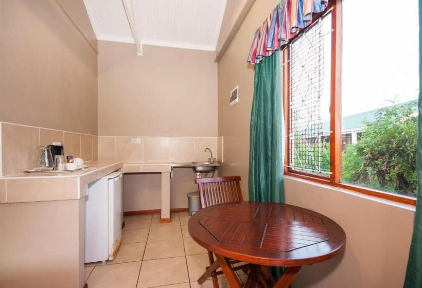 스탠다드 방갈로, Pine Lodge Resort