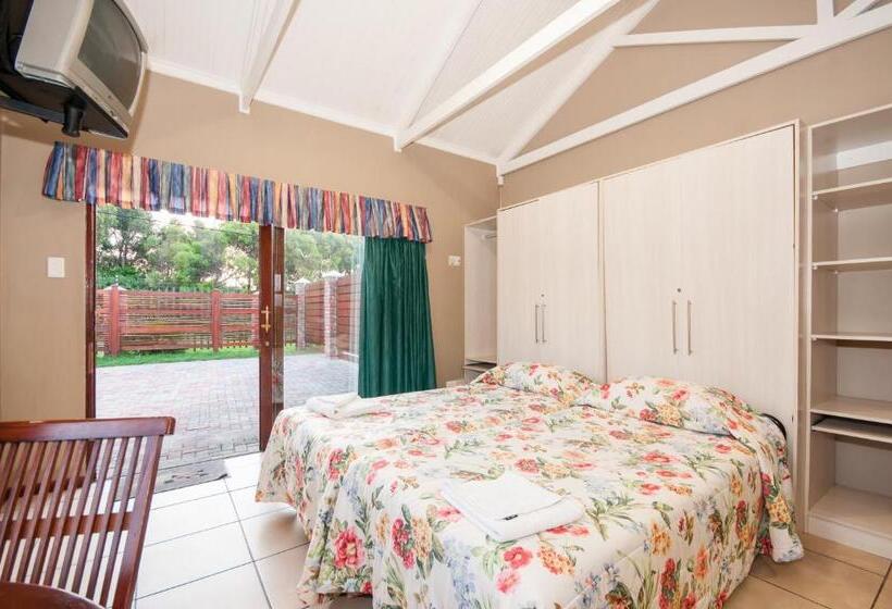 스탠다드 방갈로, Pine Lodge Resort