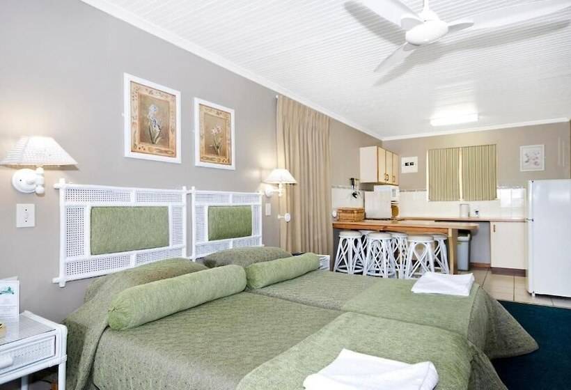 Шале 1 Спальня, Pine Lodge Resort