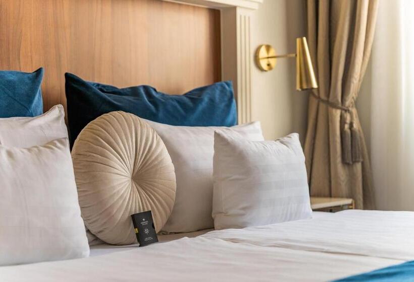 Стандартный Номер Кровать Кинг, Queen S Court Hotel & Residence