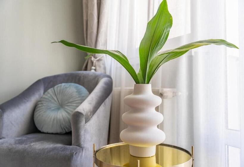 Стандартный Номер Кровать Кинг, Queen S Court Hotel & Residence