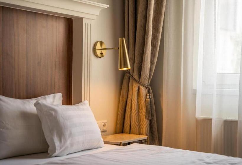 Стандартный Номер Кровать Кинг, Queen S Court Hotel & Residence