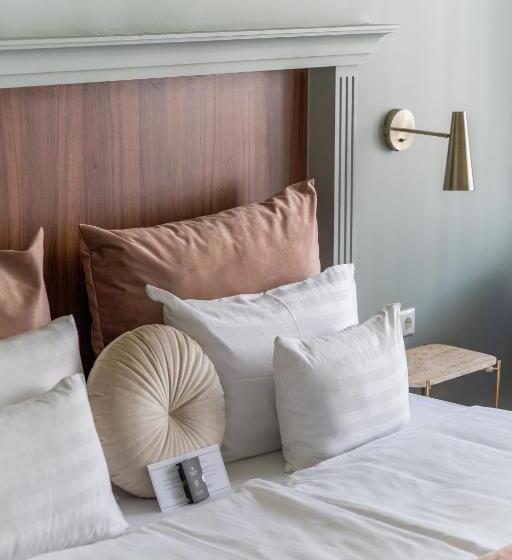 Стандартный Номер Кровать Кинг, Queen S Court Hotel & Residence