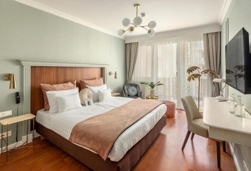 Стандартный Номер Кровать Кинг, Queen S Court Hotel & Residence