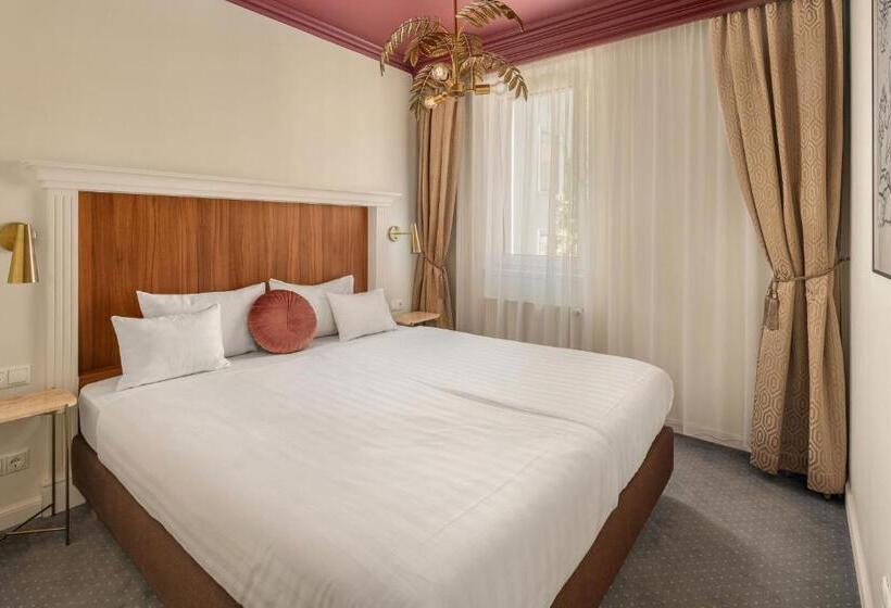 Люкс Superior, Queen S Court Hotel & Residence