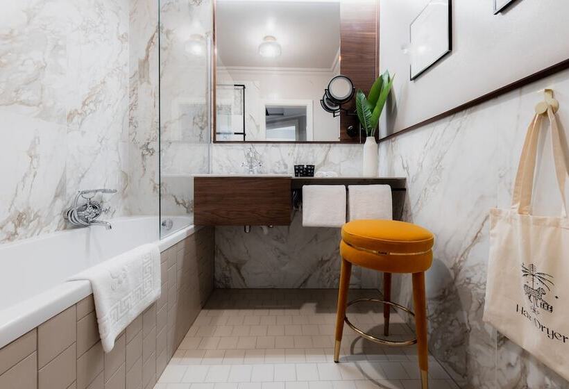 Стандартный Номер Кровать Кинг, Queen S Court Hotel & Residence