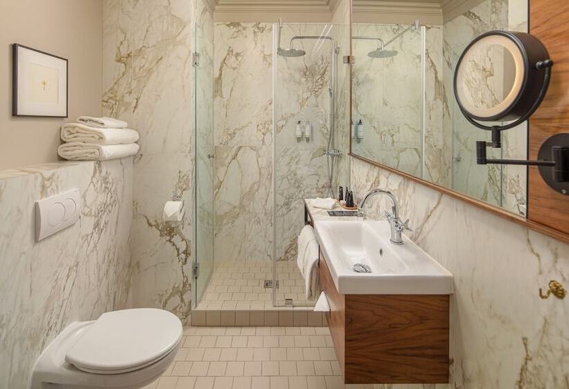 Люкс Superior, Queen S Court Hotel & Residence