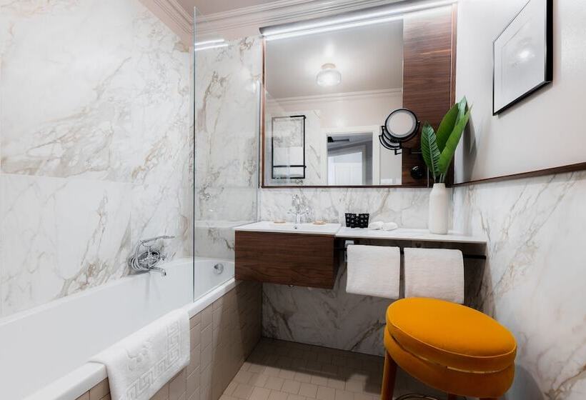 Трехместный Номер Superior, Queen S Court Hotel & Residence