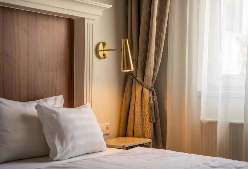 Стандартный Номер Кровать Кинг, Queen S Court Hotel & Residence