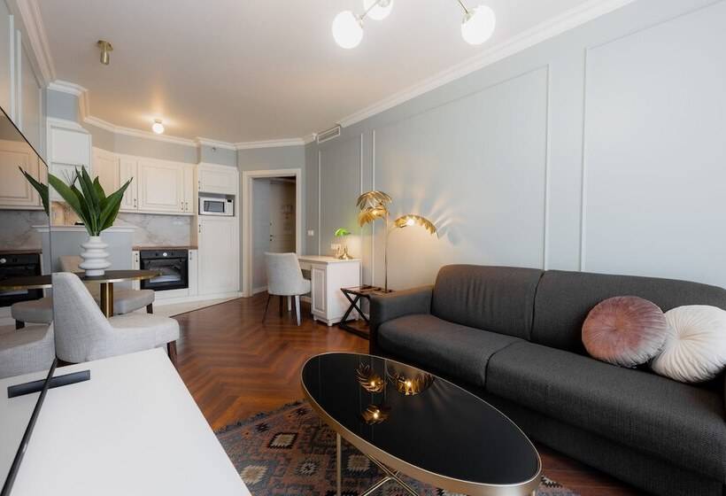 Трехместный Номер Superior, Queen S Court Hotel & Residence