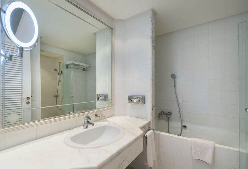 带露台的高档房间, Radisson Blu Palace Resort & Thalasso, Djerba