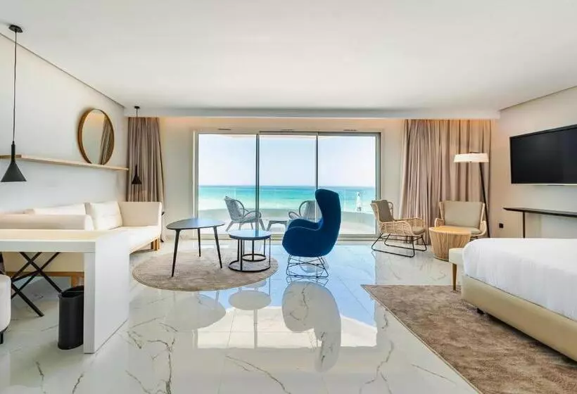 سوییت جونیور با چشمانداز دریا, Radisson Blu Palace Resort & Thalasso, Djerba