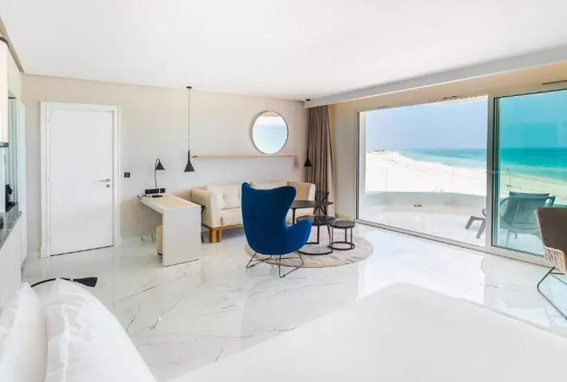 سوییت جونیور با چشمانداز دریا, Radisson Blu Palace Resort & Thalasso, Djerba