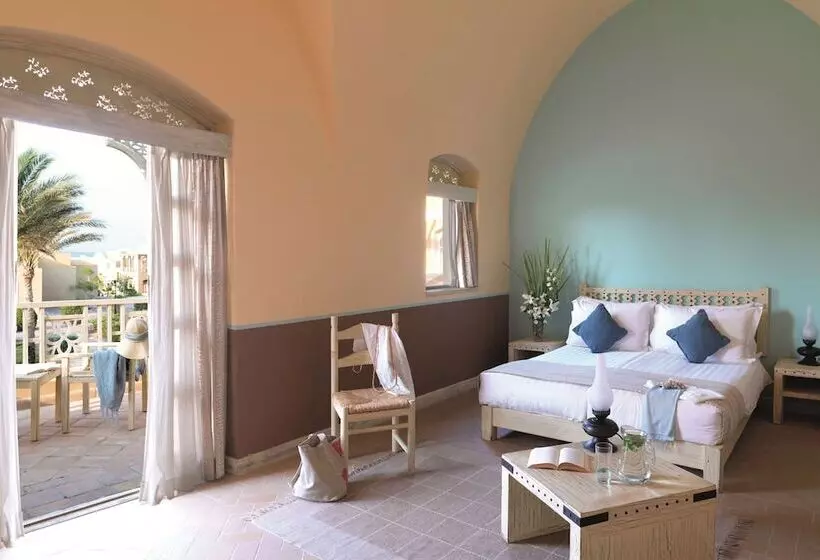 اتاق استاندارد با تراس, Radisson Blu Resort El Quseir