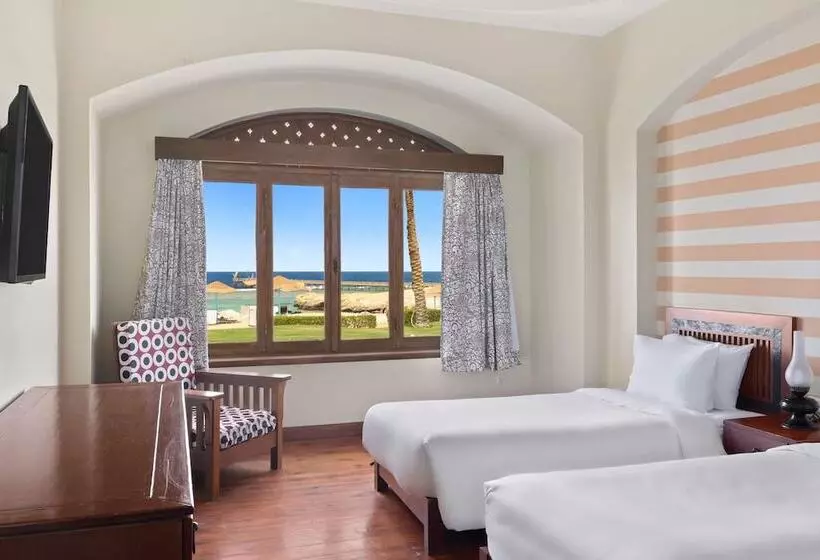اتاق خانوادگی, Radisson Blu Resort El Quseir
