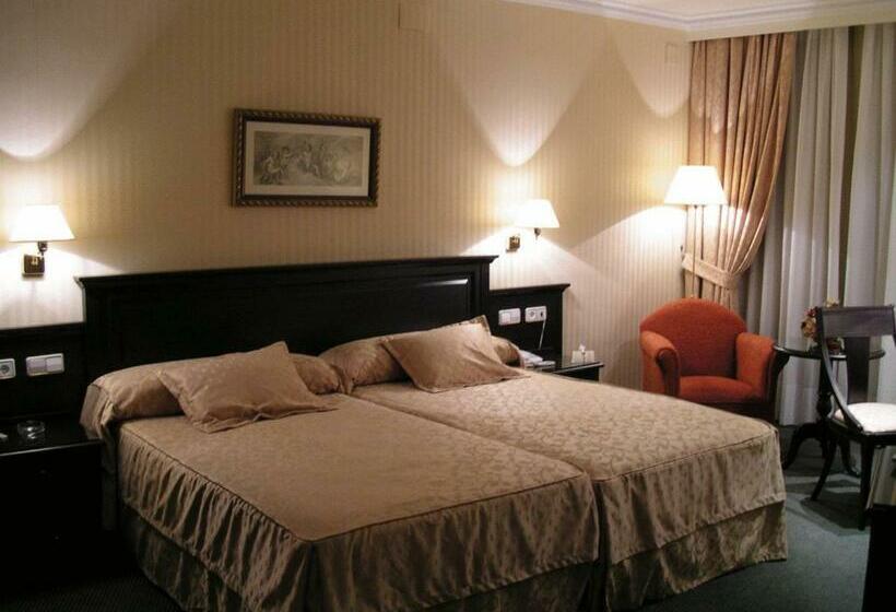 סוויטת ג'וניור, Santiago