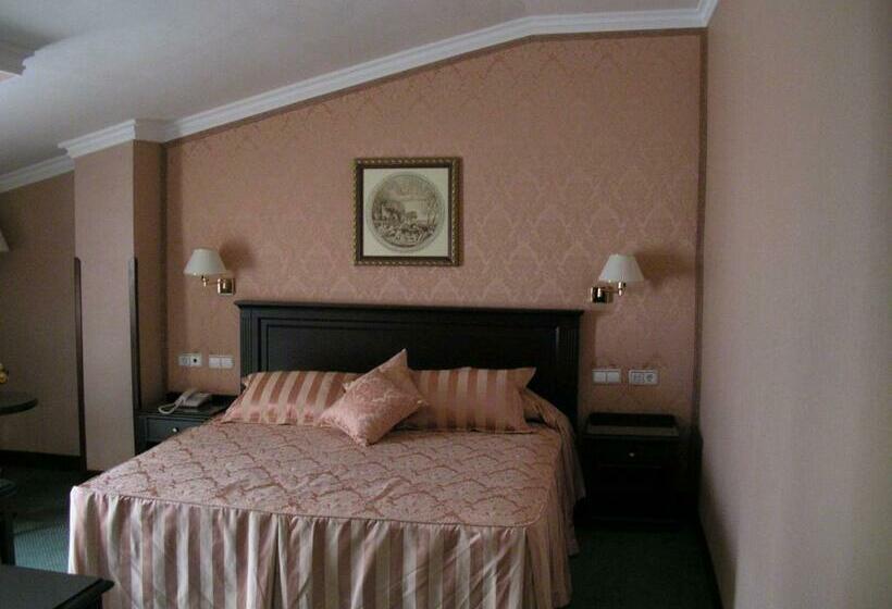 סוויטת ג'וניור, Santiago