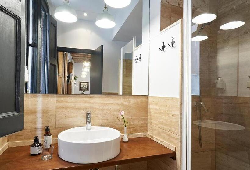 Студия Стандарт, Ainb Gothic Jaume I Apartments