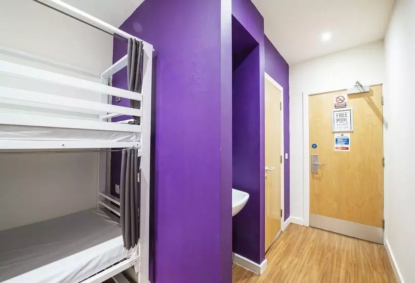 تختخواب در اتاق مشترک, a&o Edinburgh City