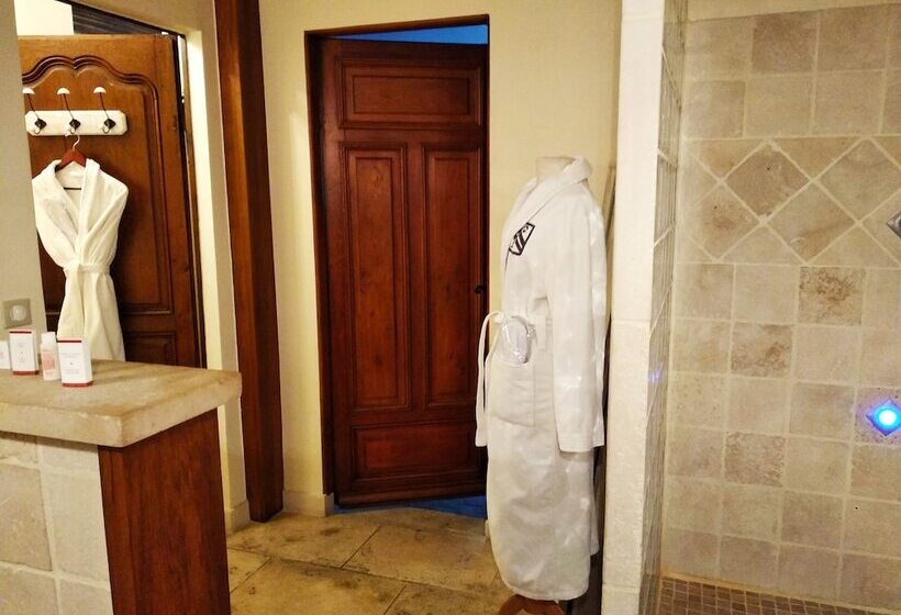 جناح, Abbaye De Maizieres