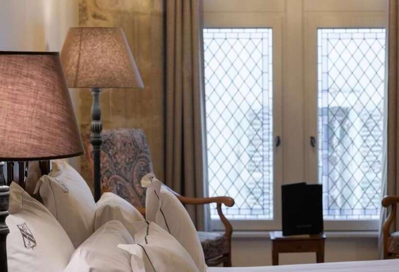 جناح جونيور, Abbaye De Maizieres